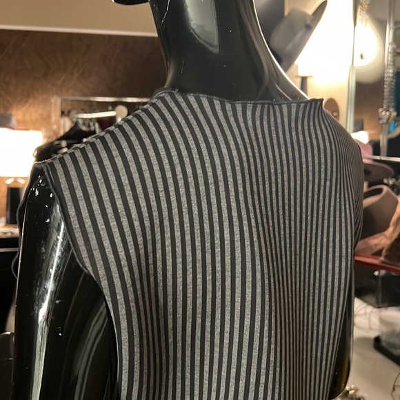 Neoprene tank in black and grey pinstripe - Picture 6 of 6